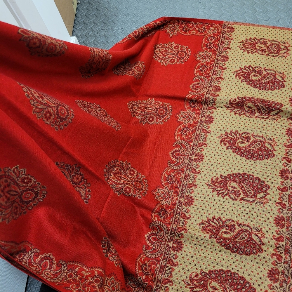 Winter Shawl - Picture 2 of 4